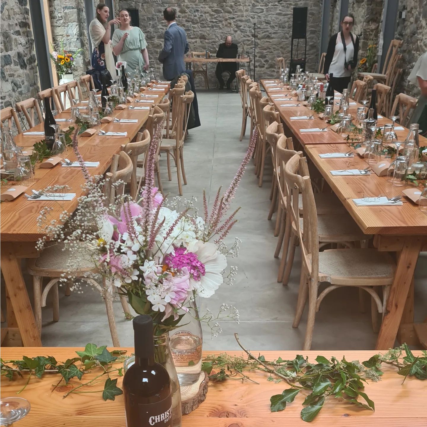 375283109_961641991807394_3042153397678052515_n Wedding Catering