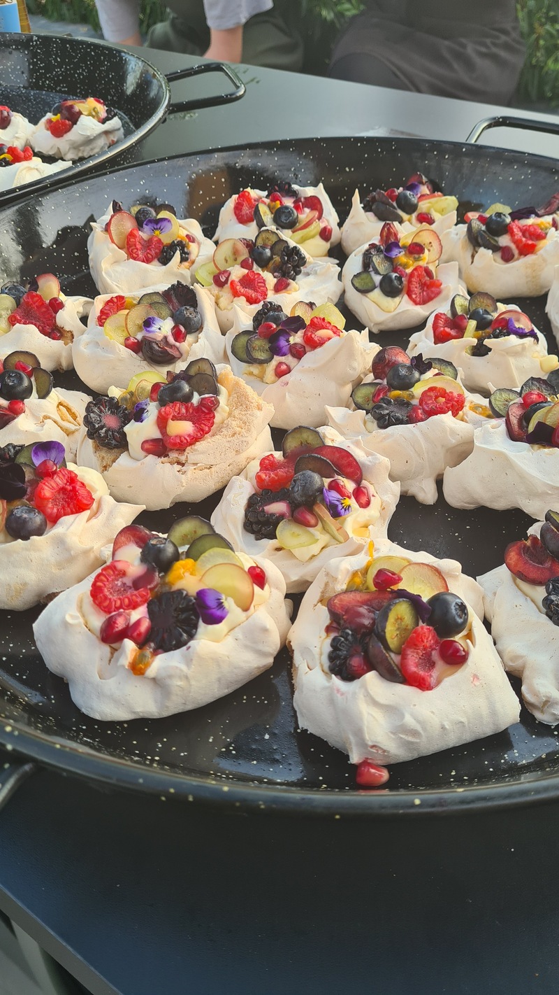 Cakes with Fruit Toppings For Wedding Catering